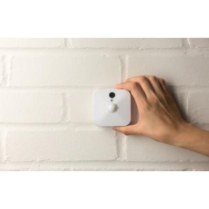 AZTECH Blink Smart Portable Security Camera & HD Video Monitoring System AZTECH Blink Smart Portable Security Camera & HD Video Monitoring System